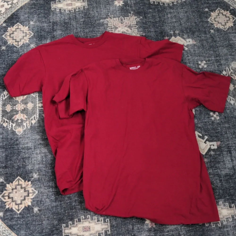 bundle of 2 brick red medium short sleeve T-shirts - Picture 2 of 4